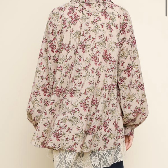 Floral button down lace detail blouse - Picture 3 of 4